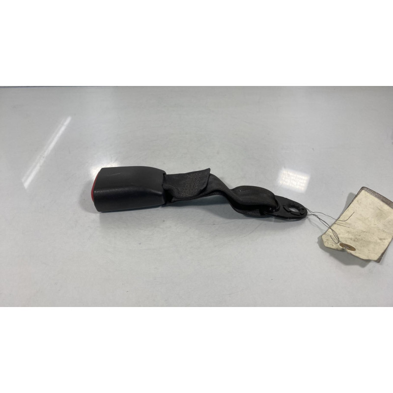 Attache ceinture arriere centrale OPEL ANTARA Photo n°2