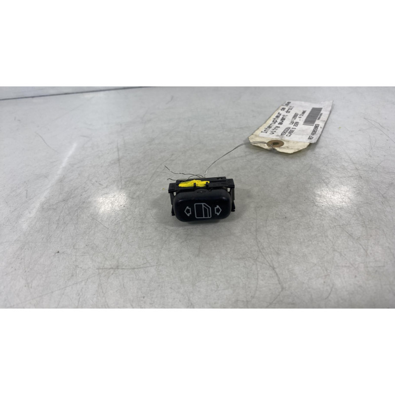 Interrupteur de leve vitre avant droit MERCEDES CLASSE S 220 Photo n°1