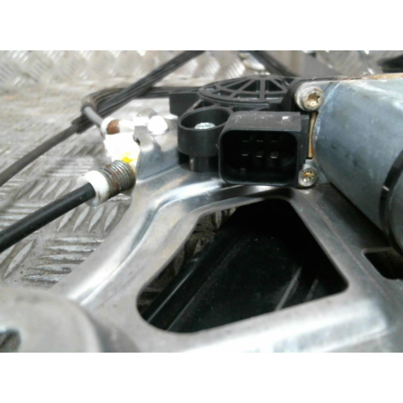 Leve vitre electrique avant gauche MERCEDES CLASSE S 220 Photo n°1
