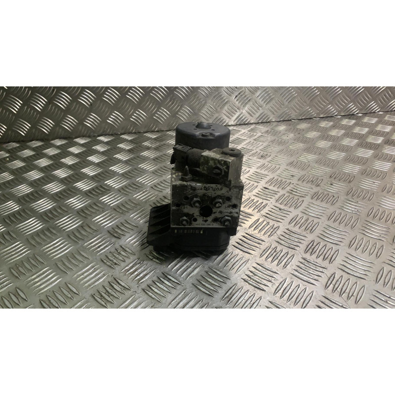 Bloc ABS (freins anti-blocage) MERCEDES CLASSE S 220 Photo n°2
