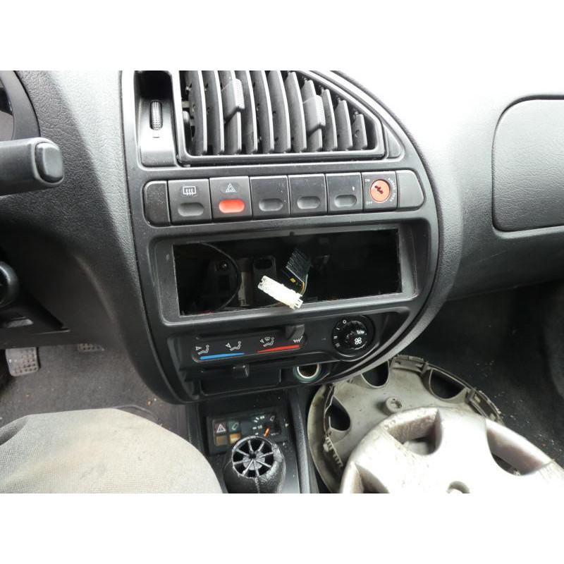 Ceinture arriere droit CITROEN SAXO Photo n°7