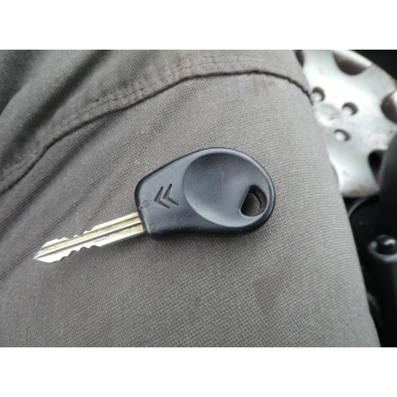 Ceinture arriere droit CITROEN SAXO Photo n°9