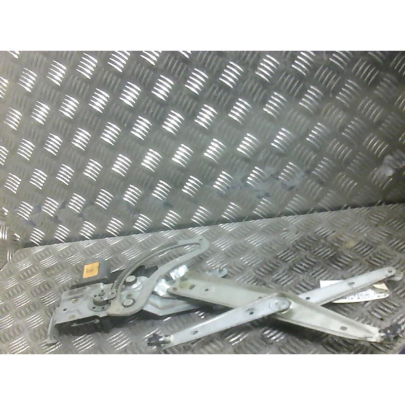 Leve vitre electrique avant droit OPEL CORSA B Photo n°1