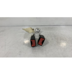Attache ceinture arriere gauche SEAT IBIZA 4 Photo n°1