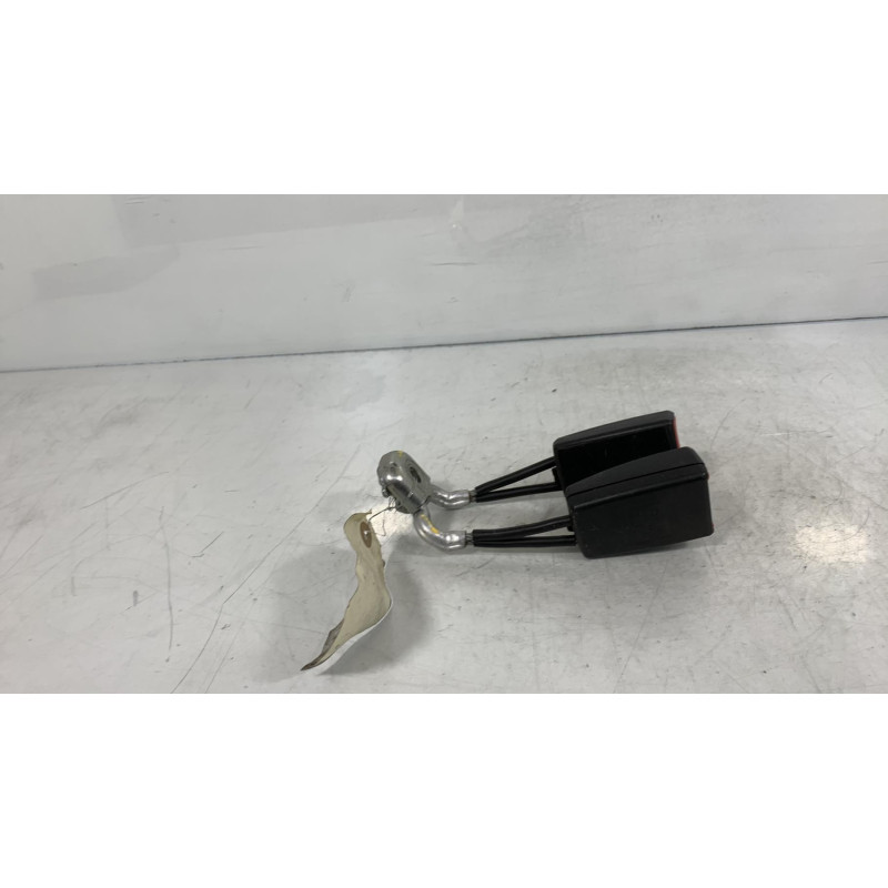 Attache ceinture arriere gauche SEAT IBIZA 4 Photo n°2