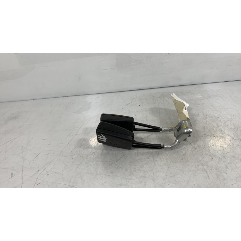 Attache ceinture arriere gauche SEAT IBIZA 4 Photo n°3