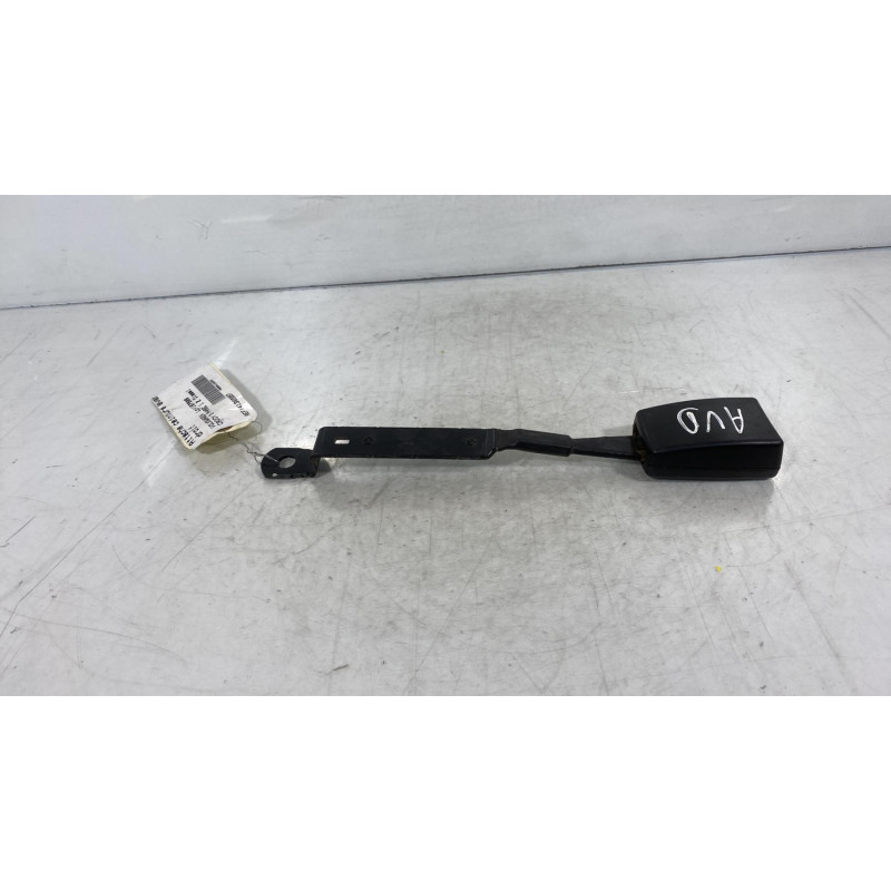Attache ceinture avant droit VOLKSWAGEN CADDY 3 Photo n°1