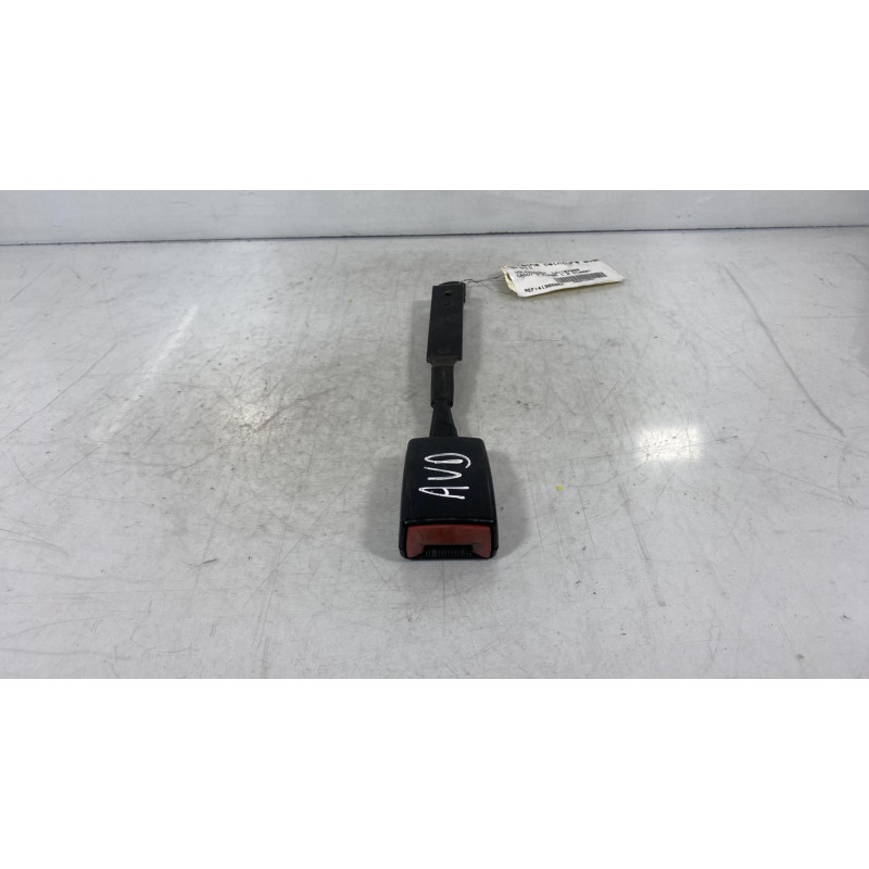 Attache ceinture avant droit VOLKSWAGEN CADDY 3 Photo n°3