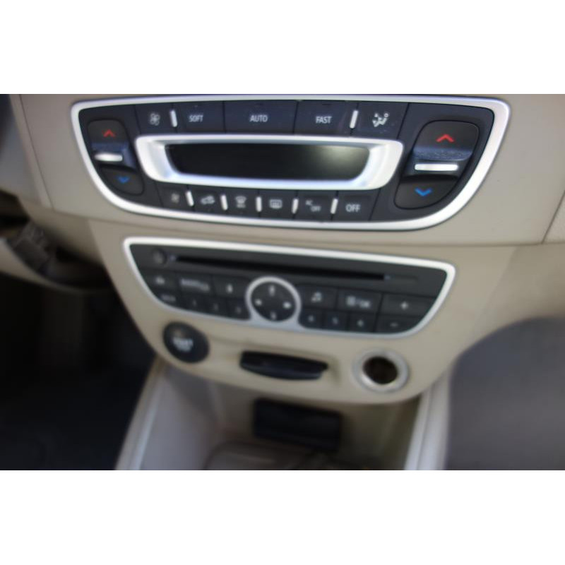 Ecran GPS RENAULT MEGANE 3 Photo n°9