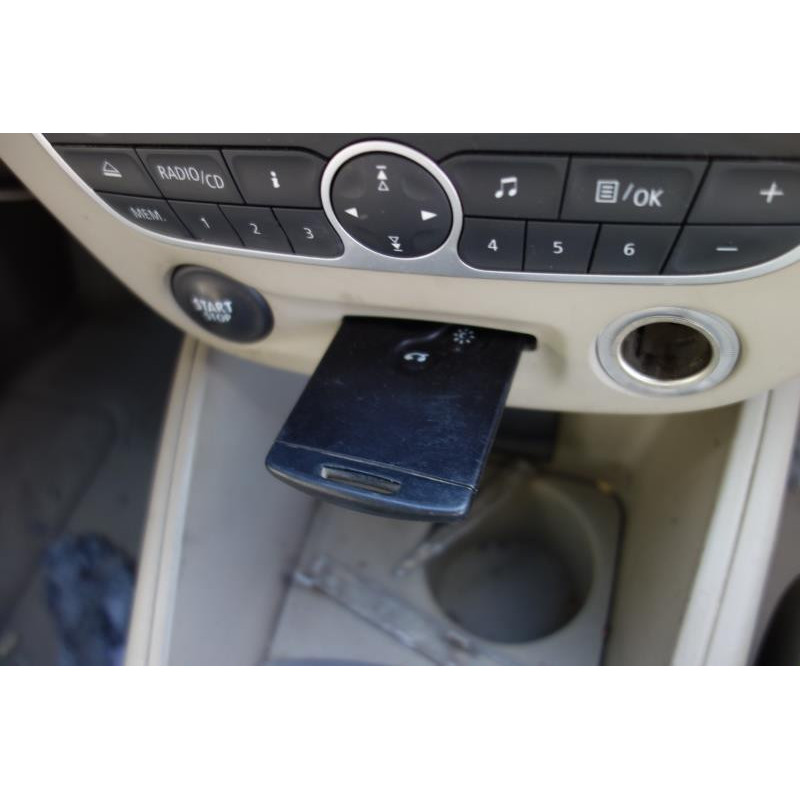 Ecran GPS RENAULT MEGANE 3 Photo n°10