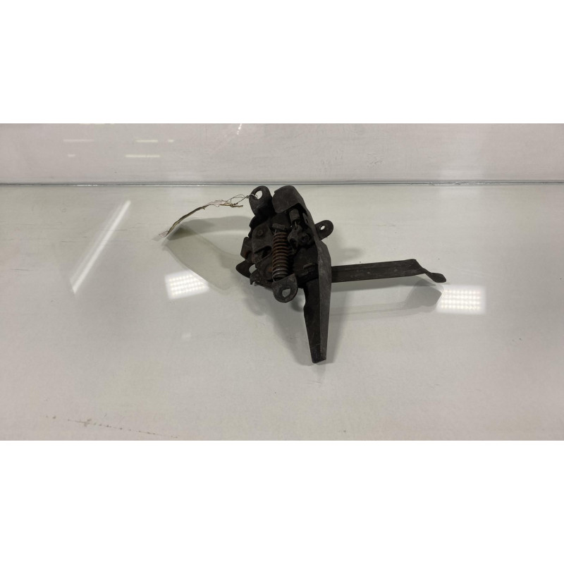 Fermeture de capot TOYOTA AVENSIS VERSO Photo n°1