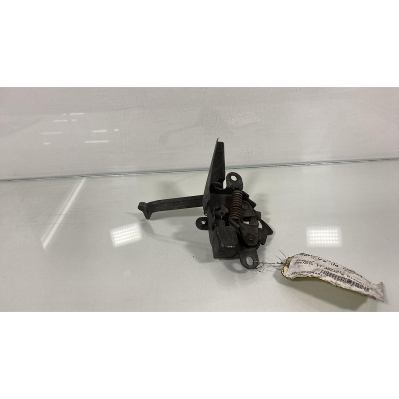 Fermeture de capot TOYOTA AVENSIS VERSO Photo n°3