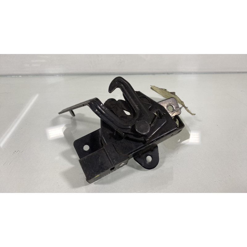 Fermeture de capot HYUNDAI I 20 1 Photo n°1