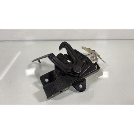 Fermeture de capot HYUNDAI I 20 1 Photo n°1