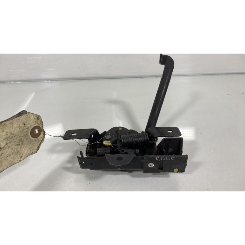 Fermeture de capot HYUNDAI I 20 1 Photo n°3