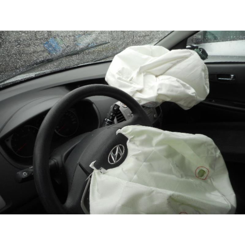 Fermeture de capot HYUNDAI I 20 1 Photo n°9