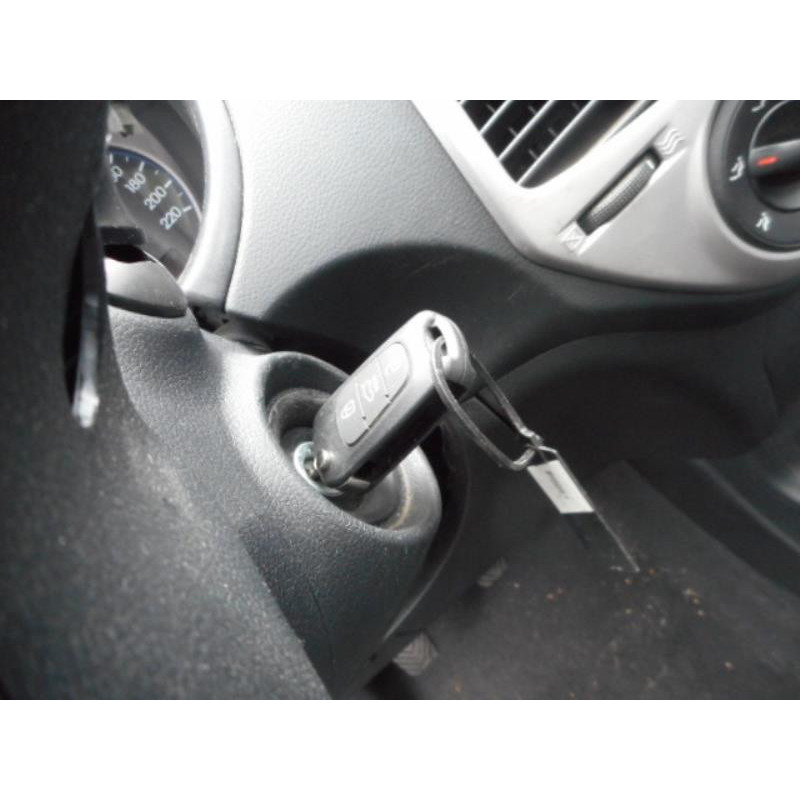 Fermeture de capot HYUNDAI I 20 1 Photo n°11