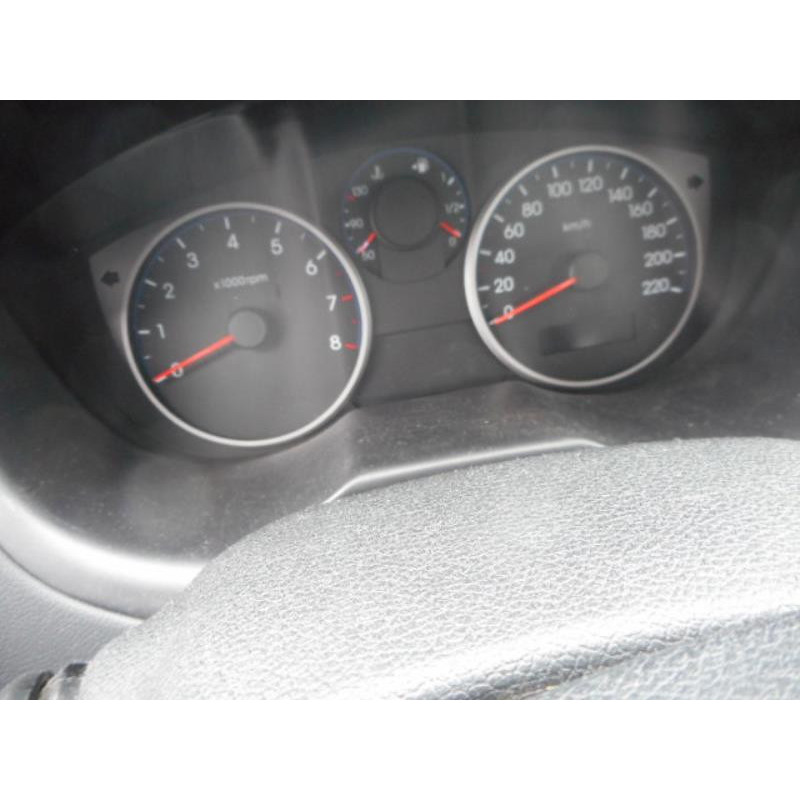Fermeture de capot HYUNDAI I 20 1 Photo n°12