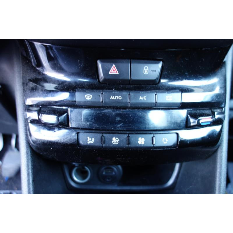 Bouton/Interrupteur PEUGEOT 208 1 Photo n°10