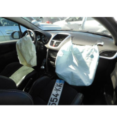 Attache ceinture arriere droit PEUGEOT 207