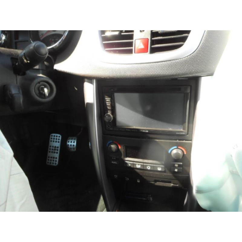Attache ceinture arriere droit PEUGEOT 207 Photo n°9