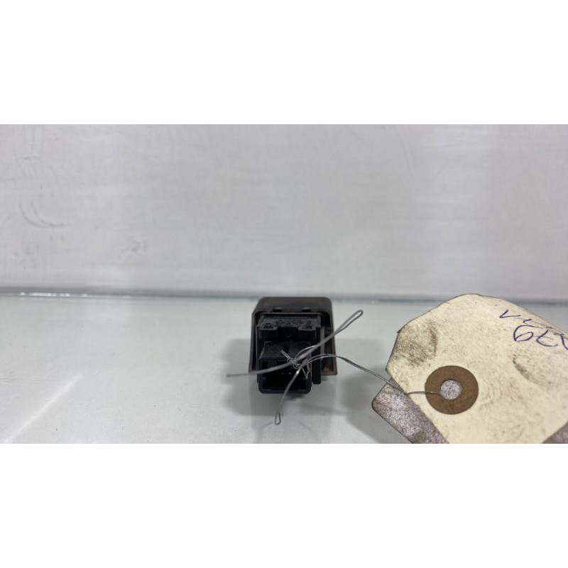 Bouton de warning NISSAN MICRA 3 Photo n°3