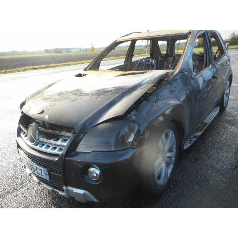 Pivot de moyeu avant gauche MERCEDES CLASSE M 164 Photo n°1