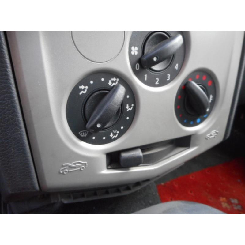 Trappe d'essence DACIA LOGAN 1 Photo n°10