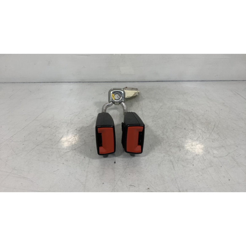 Attache ceinture arriere gauche SEAT IBIZA 4 Photo n°1