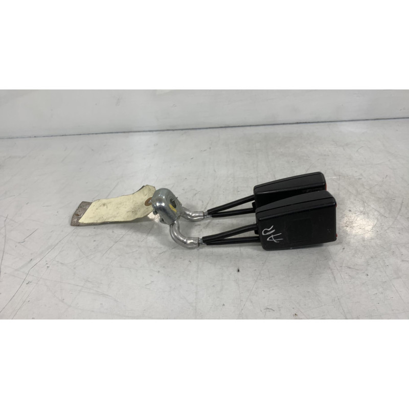 Attache ceinture arriere gauche SEAT IBIZA 4 Photo n°3