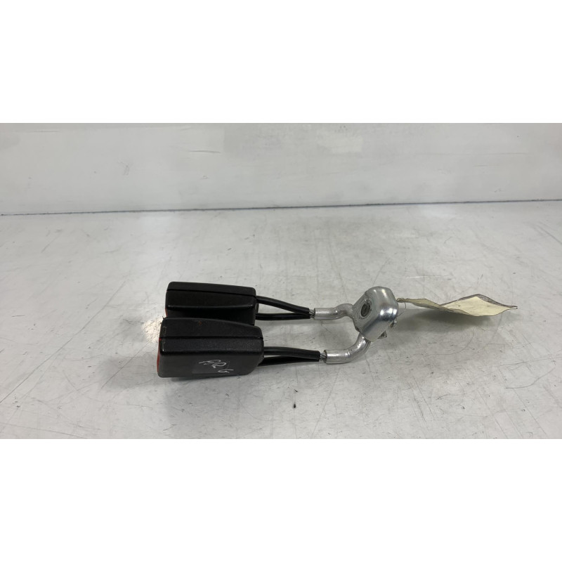 Attache ceinture arriere gauche SEAT IBIZA 4 Photo n°2