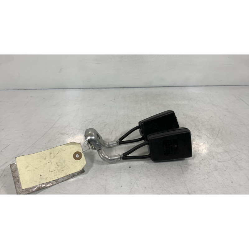 Attache ceinture arriere gauche SEAT IBIZA 4 Photo n°3