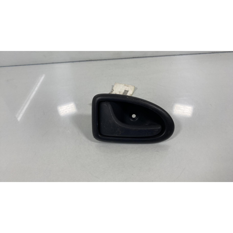 Poignee interieur avant gauche RENAULT CLIO 2 Photo n°1