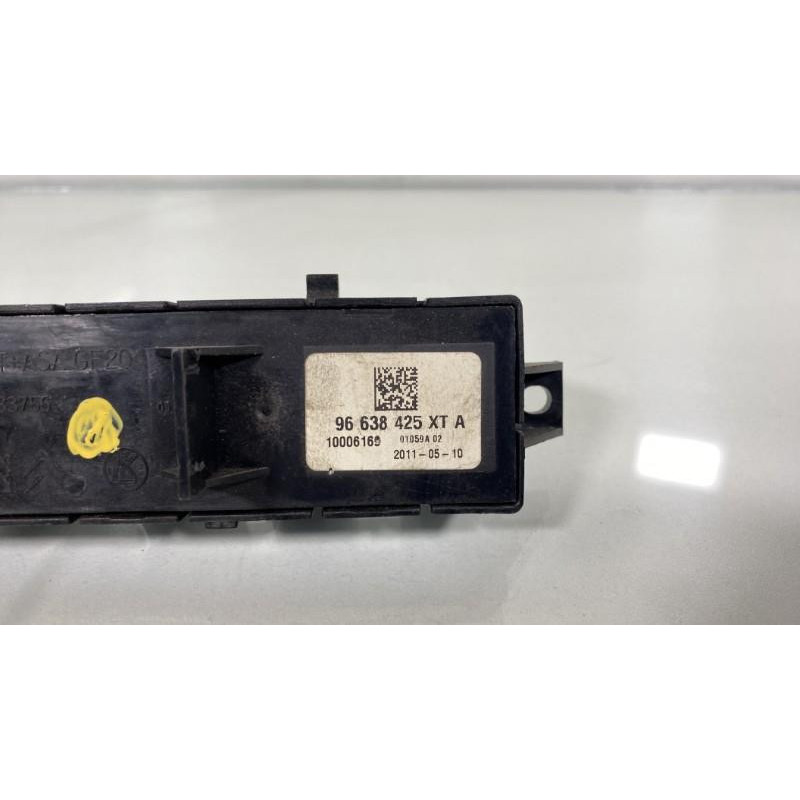 Bouton de warning PEUGEOT 3008 1 Photo n°3