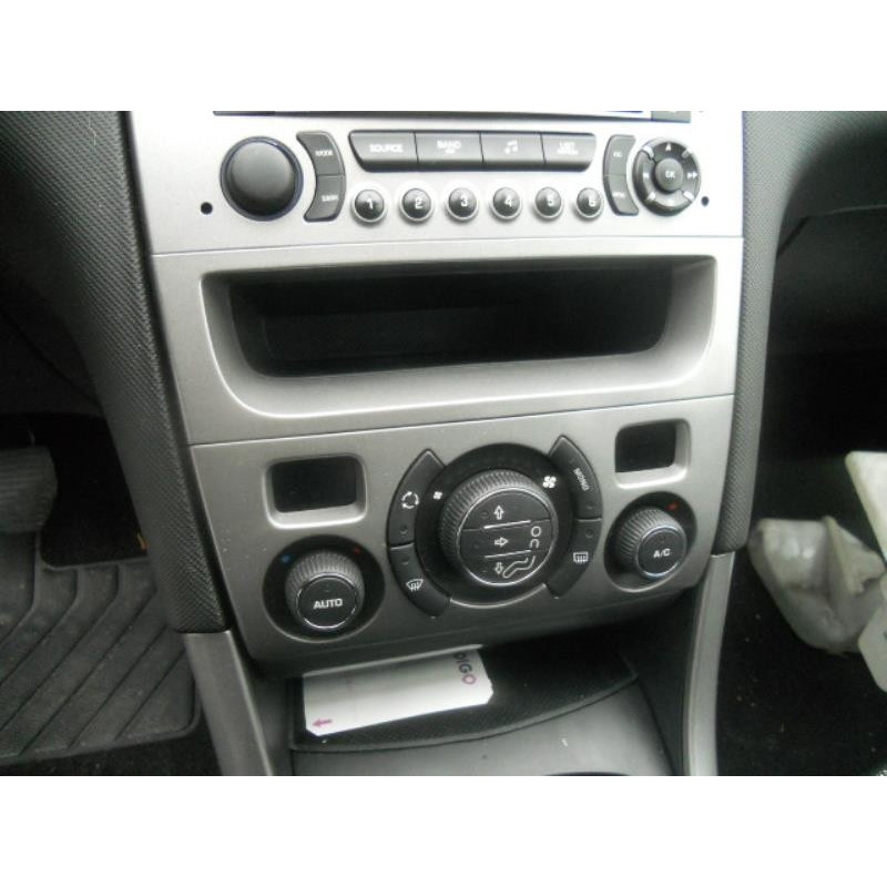 Leve vitre electrique arriere gauche PEUGEOT 308 1 Photo n°10