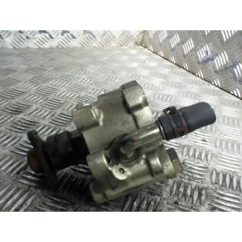 Pompe de direction RENAULT MEGANE 1 Photo n°1