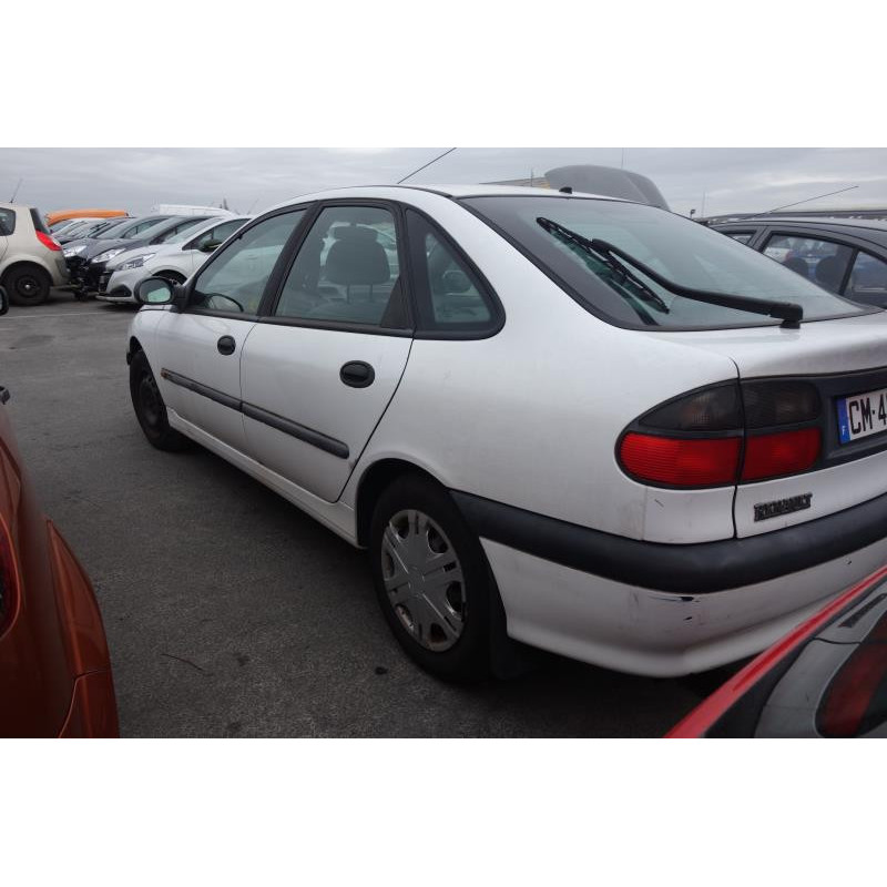 Pompe de direction RENAULT LAGUNA 1 Photo n°7