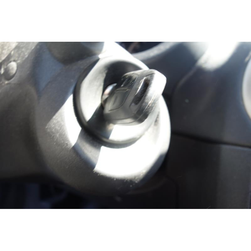Poignee porte avant droit OPEL CORSA D Photo n°11
