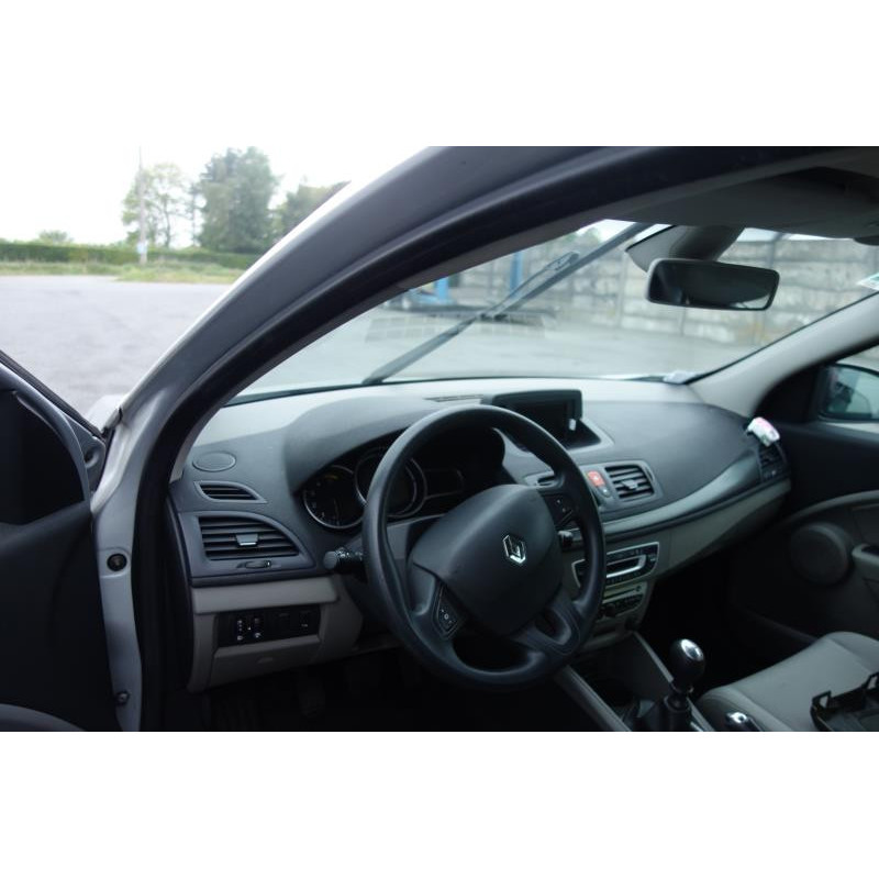 Pretensionneur de ceinture avant droit RENAULT MEGANE 3 Photo n°10