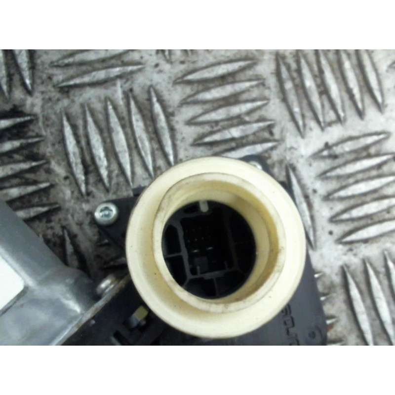 Leve vitre electrique avant gauche TOYOTA YARIS 2 Photo n°2