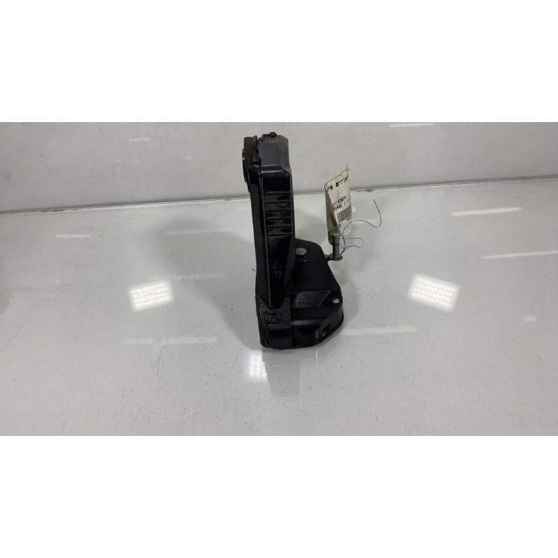 Serrure arriere droit TOYOTA YARIS 2 Photo n°2