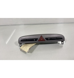 Bouton de warning PEUGEOT 308 1 Photo n°1