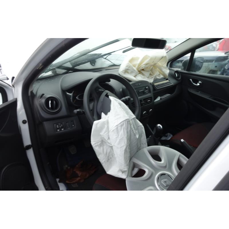 Bouton de warning RENAULT CLIO 4 Photo n°8