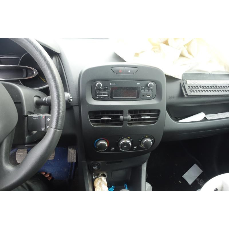 Bouton de warning RENAULT CLIO 4 Photo n°9