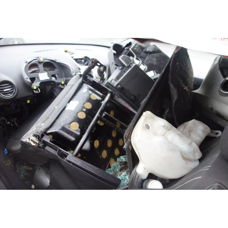 Poignee porte avant gauche OPEL CORSA D Photo n°9