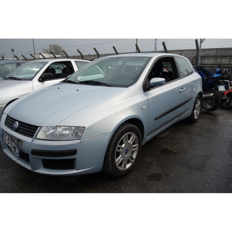 Capot FIAT STILO Photo n°2