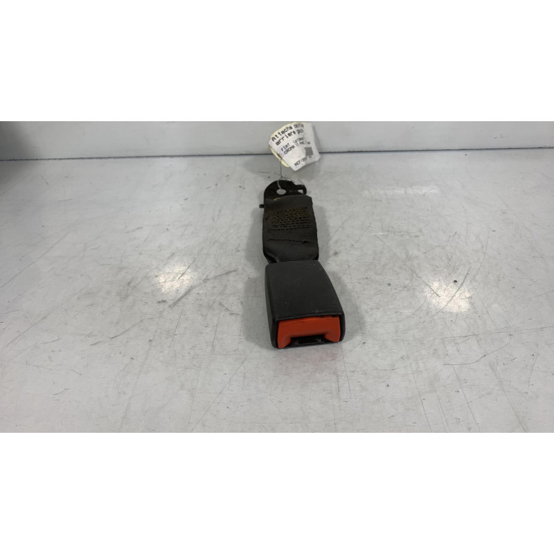 Attache ceinture arriere gauche FIAT CROMA 2 Photo n°2