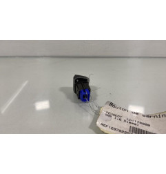 Bouton de warning PEUGEOT 208 1