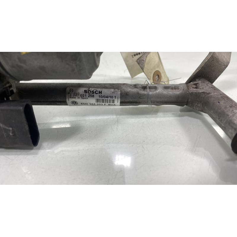 Moteur essuie glace avant gauche VOLKSWAGEN GOLF PLUS Photo n°6