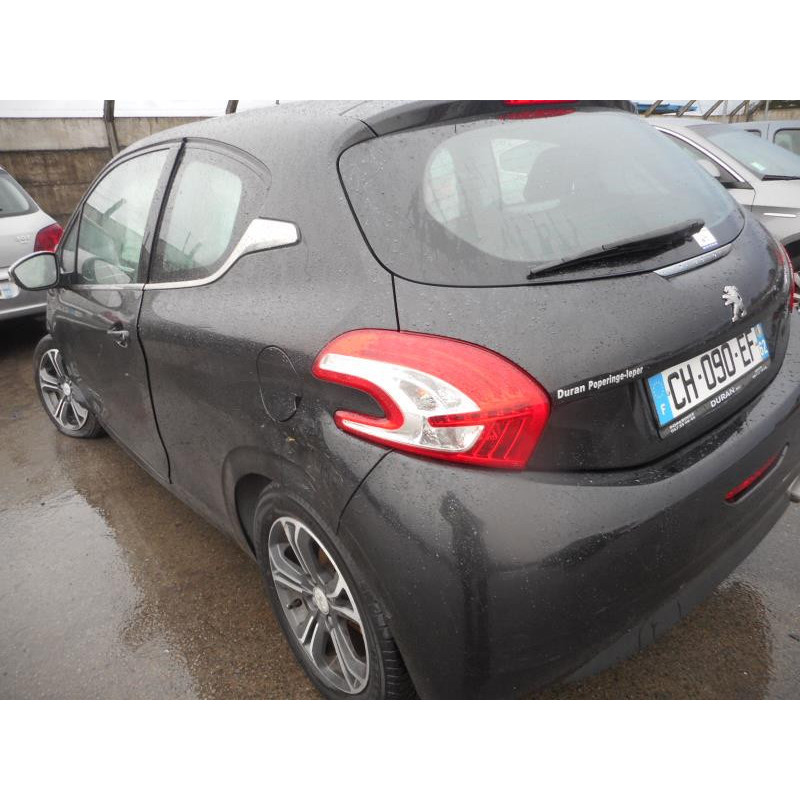 Bouton de warning PEUGEOT 208 1 Photo n°8